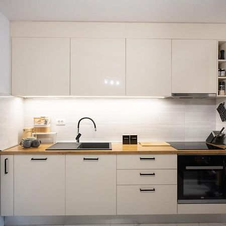 Hedonist Apartment シベニク エクステリア 写真