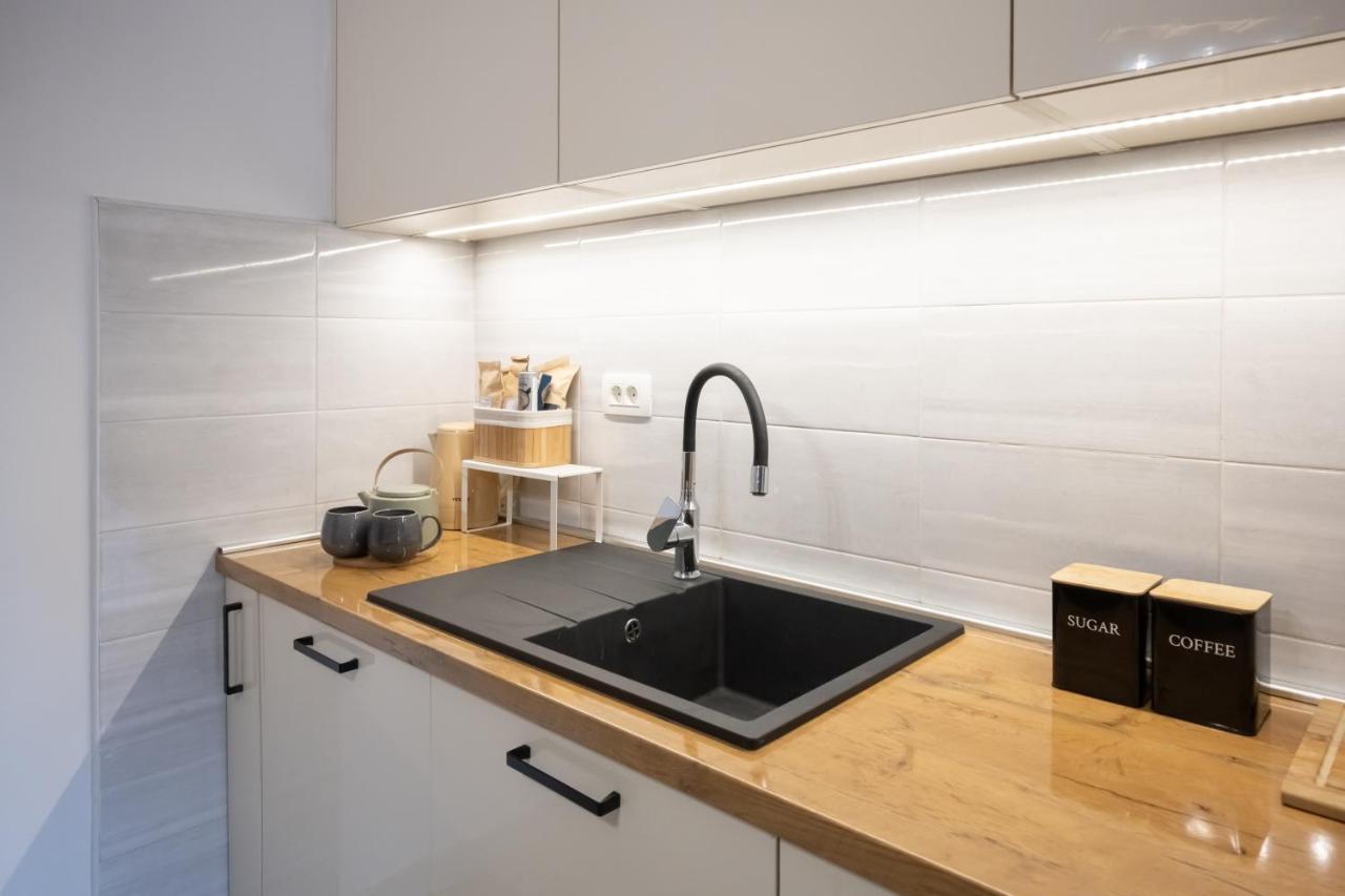 Hedonist Apartment シベニク エクステリア 写真