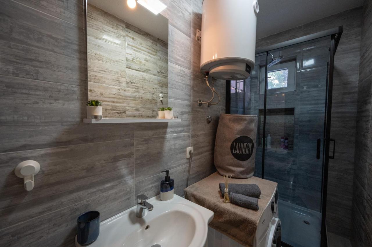 Hedonist Apartment シベニク エクステリア 写真