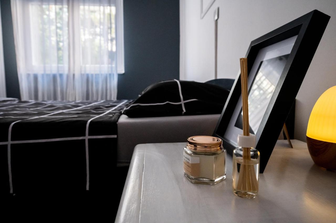 Hedonist Apartment シベニク エクステリア 写真